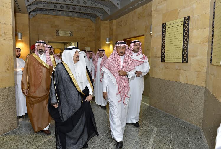 أمير منطقة الرياض يزور دارة الملك عبدالعزيز بمركز الملك عبد العزيز التاريخي بالمربع10