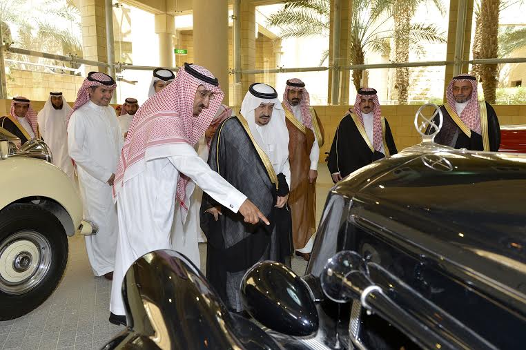 أمير منطقة الرياض يزور دارة الملك عبدالعزيز بمركز الملك عبد العزيز التاريخي بالمربع25