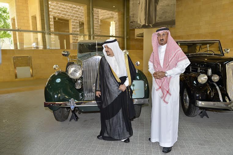 أمير منطقة الرياض يزور دارة الملك عبدالعزيز بمركز الملك عبد العزيز التاريخي بالمربع29