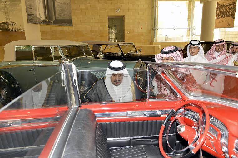أمير منطقة الرياض يزور دارة الملك عبدالعزيز بمركز الملك عبد العزيز التاريخي بالمربع30
