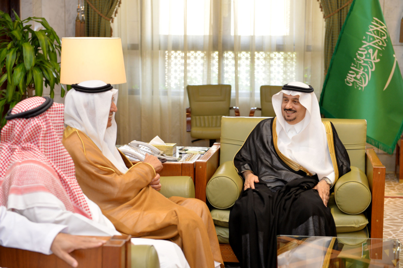 أمير منطقة الرياض يعلن انضمامه إلى سجل التبرع بالخلايا الجذعية ‫(1)‬