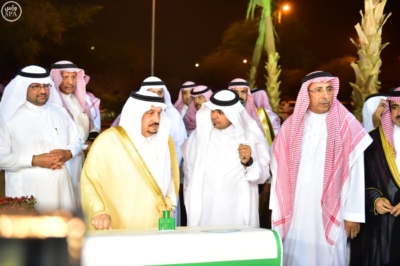 أمير منطقة الرياض يفتتح 10 حدائق في أحياء الرياض