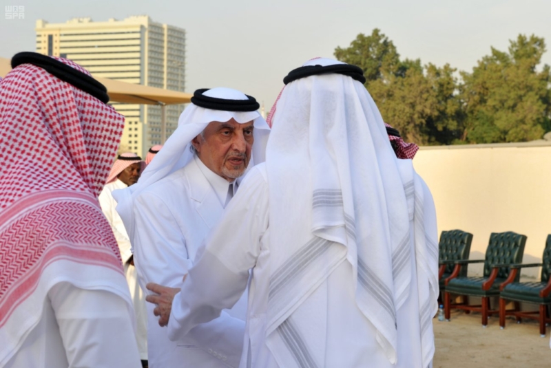 أمير منطقة مكة المكرمة يؤدي صلاة الميت على الأمير محمد بن فيصل بن عبدالعزيز آل سعود 3