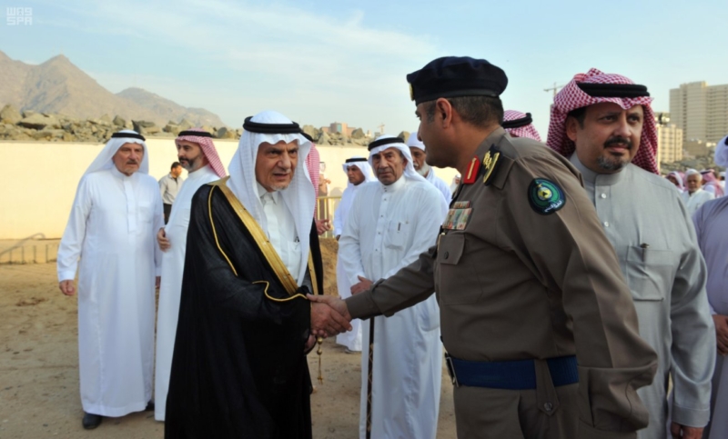 أمير منطقة مكة المكرمة يؤدي صلاة الميت على الأمير محمد بن فيصل بن عبدالعزيز آل سعود 4