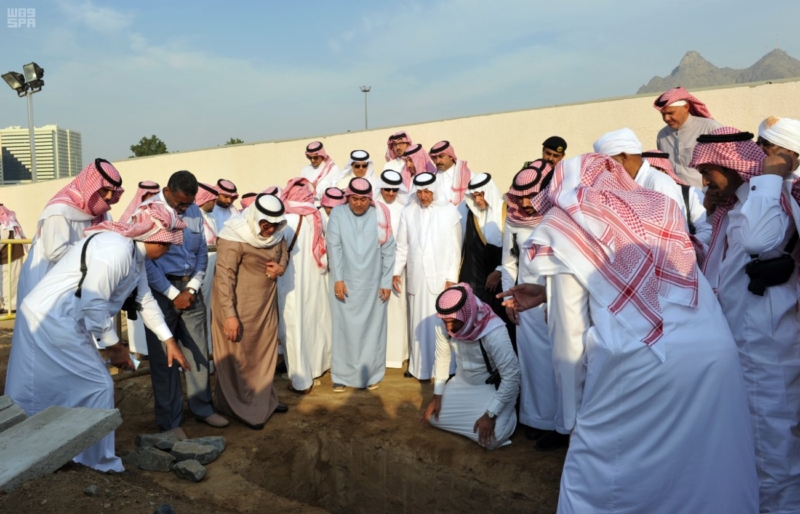 أمير منطقة مكة المكرمة يؤدي صلاة الميت على الأمير محمد بن فيصل بن عبدالعزيز آل سعود 5