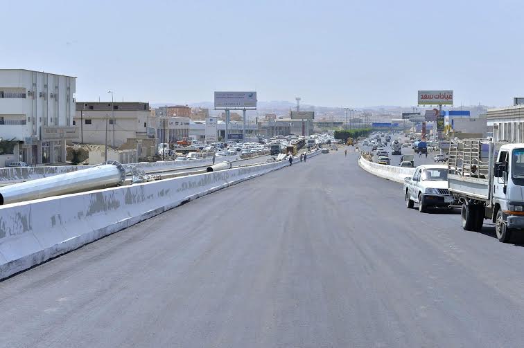 أمين #عسير يؤكد افتتاح جسر الجفالي بمدينة سلطان قريباً