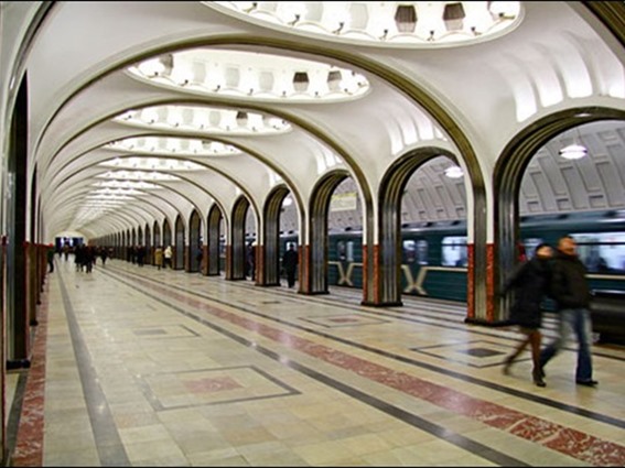 إخلاء محطات قطارات موسكو بعد إنذار بوجود قنبلة
