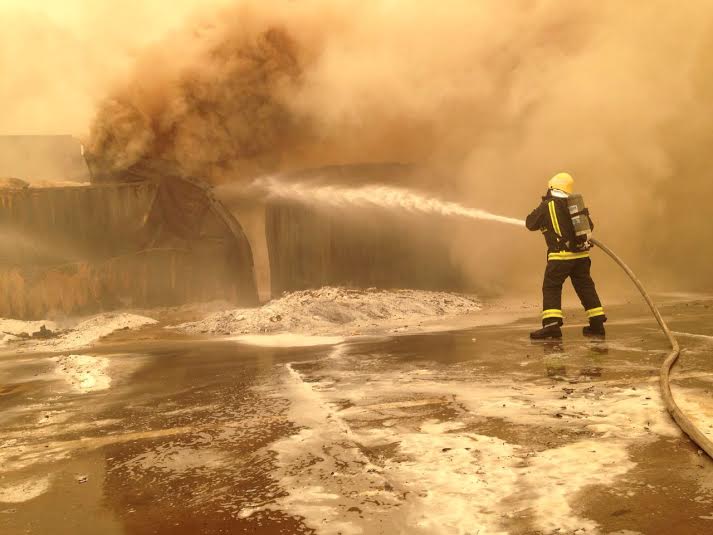 إخماد حريق حاويات ميناء جدة الإسلامي5