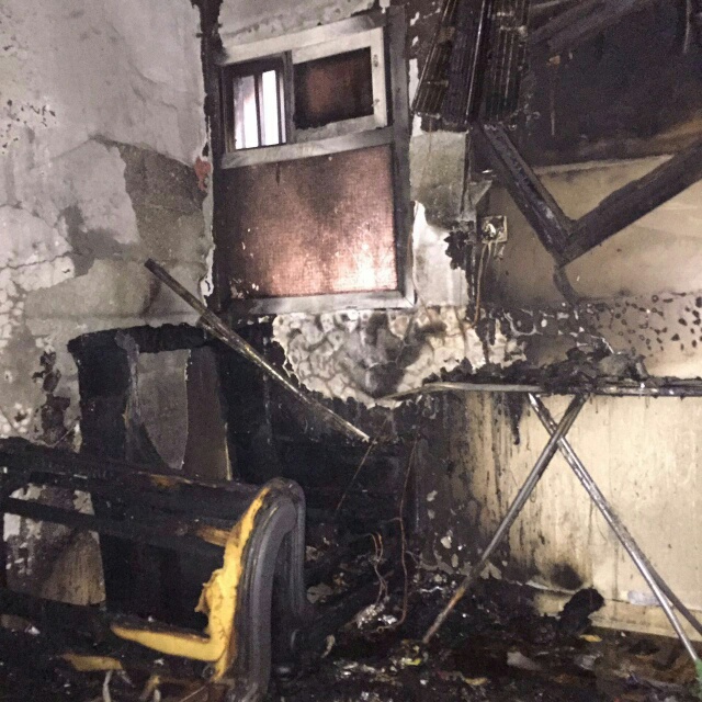 إصابة 10 أشخاص في حريق نشب بمبنى سكني في الأحساء