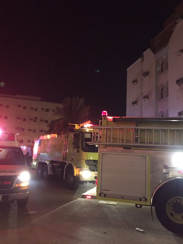 ​​بالصور.. إصابة 5 أفراد من أسرة واحدة إثر حريق مبنى في #ينبع