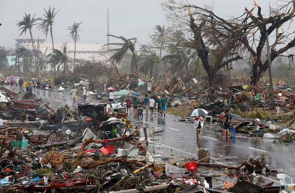 الإعصار جوني يضرب الفلبين ويقتل 4 ويشرد المئات