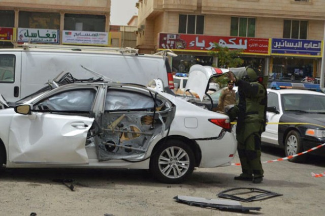 بالصور.. انفجار سيارة في جدة يتسبب بإصابة ثلاثة أشخاص‎