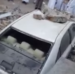 إنهيار مبنى على سيارة في مكة المكرمة