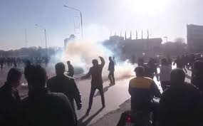 بالفيديو.. المظاهرات تتمدد.. ووزير داخلية إيران يهدد بقمع المتظاهرين