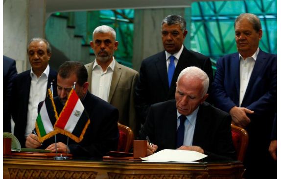 حماس وفتح تتفقان على تسليم معبر رفح للحكومة الجديدة