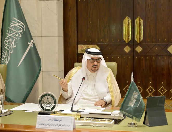 أمير الرياض للمحافظين: اتخذوا الإجراءات ضد القصور والتجاوزات