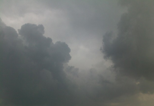 الأرصاد تتوقع سماء غائمة على الجنوب وغبار على معظم مناطق السعودية