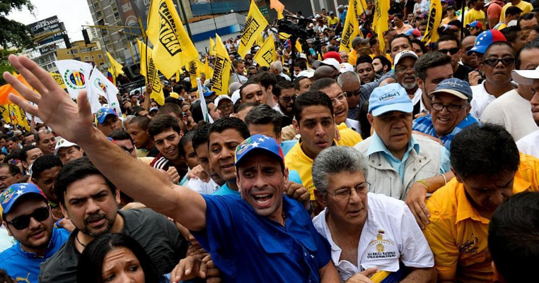 فنزويلا تمدد “الطوارئ الاقتصادية”.. وأميركا تخشى الانهيار
