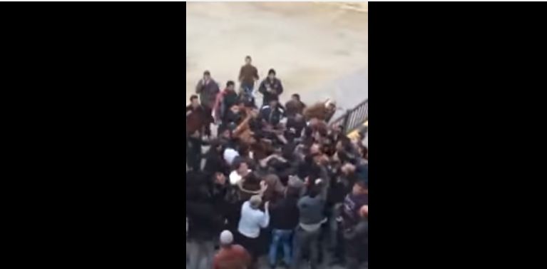 بالفيديو.. ماذا فعل الأردنيون بأحد المتورطين في أحداث الكرك
