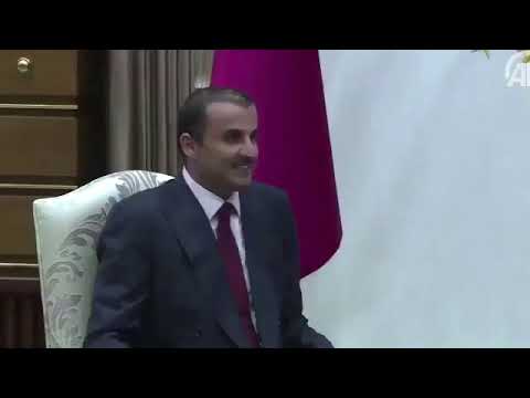 شاهد بالفيديو ..  ارتباك خيال المآتة تميم قطر خلال زيارته تركيا
