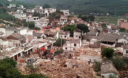 ارتفاع ضحايا زلزال الصين إلى 380 قتيلاً