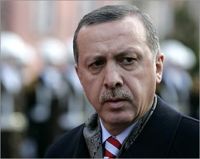#أردوغان يسخر من تعامل أوروبا مع أزمة اللاجئين