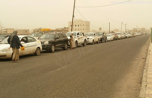 “المواطن” في قلب الحدث: أزمة وقود تشل الحركة بصنعاء