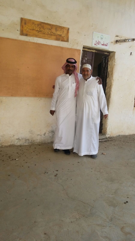 استقبل مجموعة من المواطنين في محافظة جدة معلمهم 3