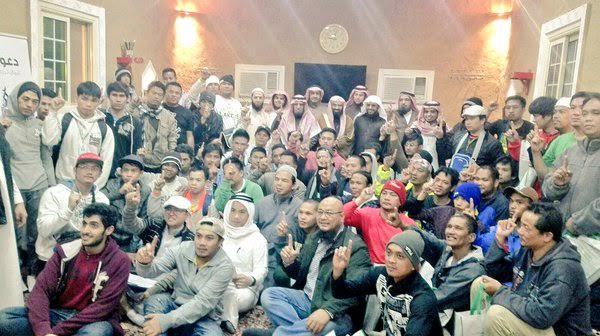 814 رجلاً يعتنقون الإسلام بملتقى تعاوني شمال الرياض