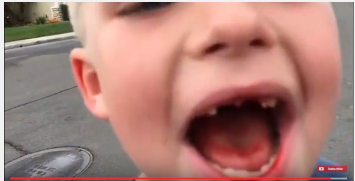 بالفيديو.. أب متهور يخلع أسنان ابنه مستخدمًا  أودي S5