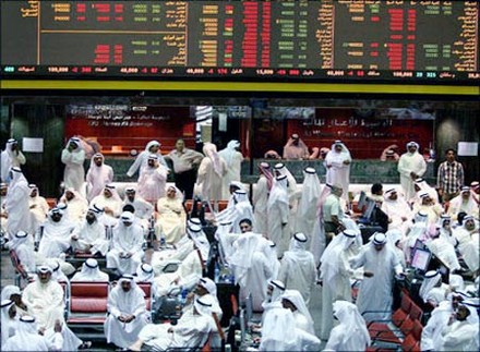 الأسواق الخليجية تواصل خسائرها والسعودي لأدنى مستوياته
