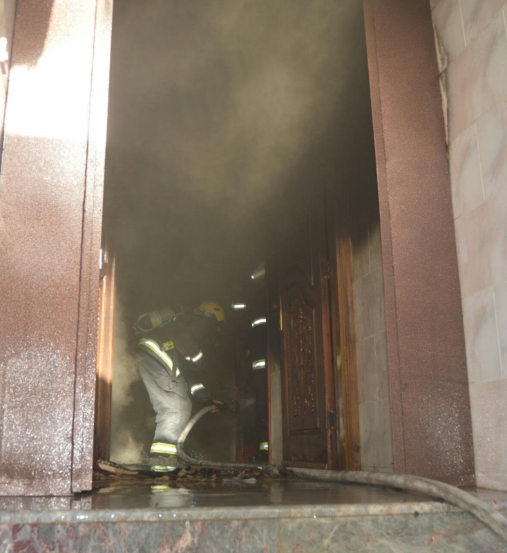 اصابة سودانية وابنها باختناق في حريق بعمارة بحي الهدا بالمدينة 1