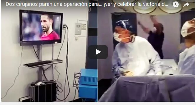 أطباء يشاهدون كأس القارات أثناء إجرائهم عملية جراحية