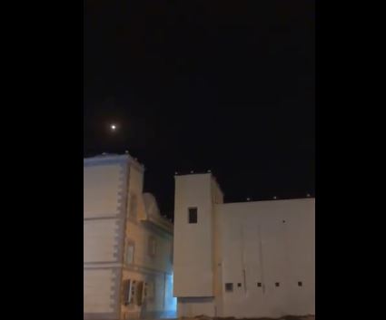 شاهد لحظة تدمير صاروخ الحوثي على جازان