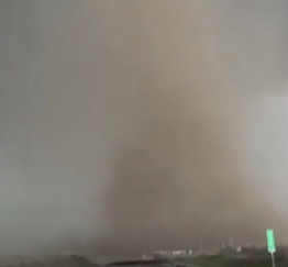 بالفيديو .. مشاهد لم تذع من قبل لإعصار تورنادو في كلورادو الأمريكية