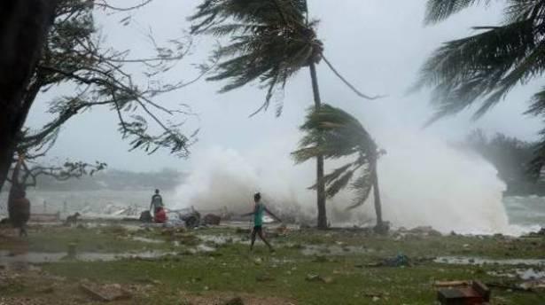 أمريكا تعلن الطوارئ.. ارتفاع ضحايا إعصار “ماثيو” إلى نحو 900