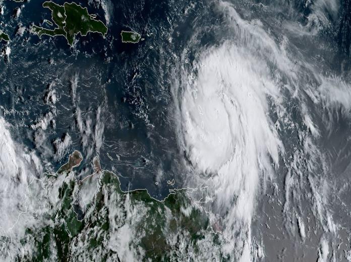 الإعصار ماريا يشتد إلى الدرجة الخامسة شديدة الخطورة