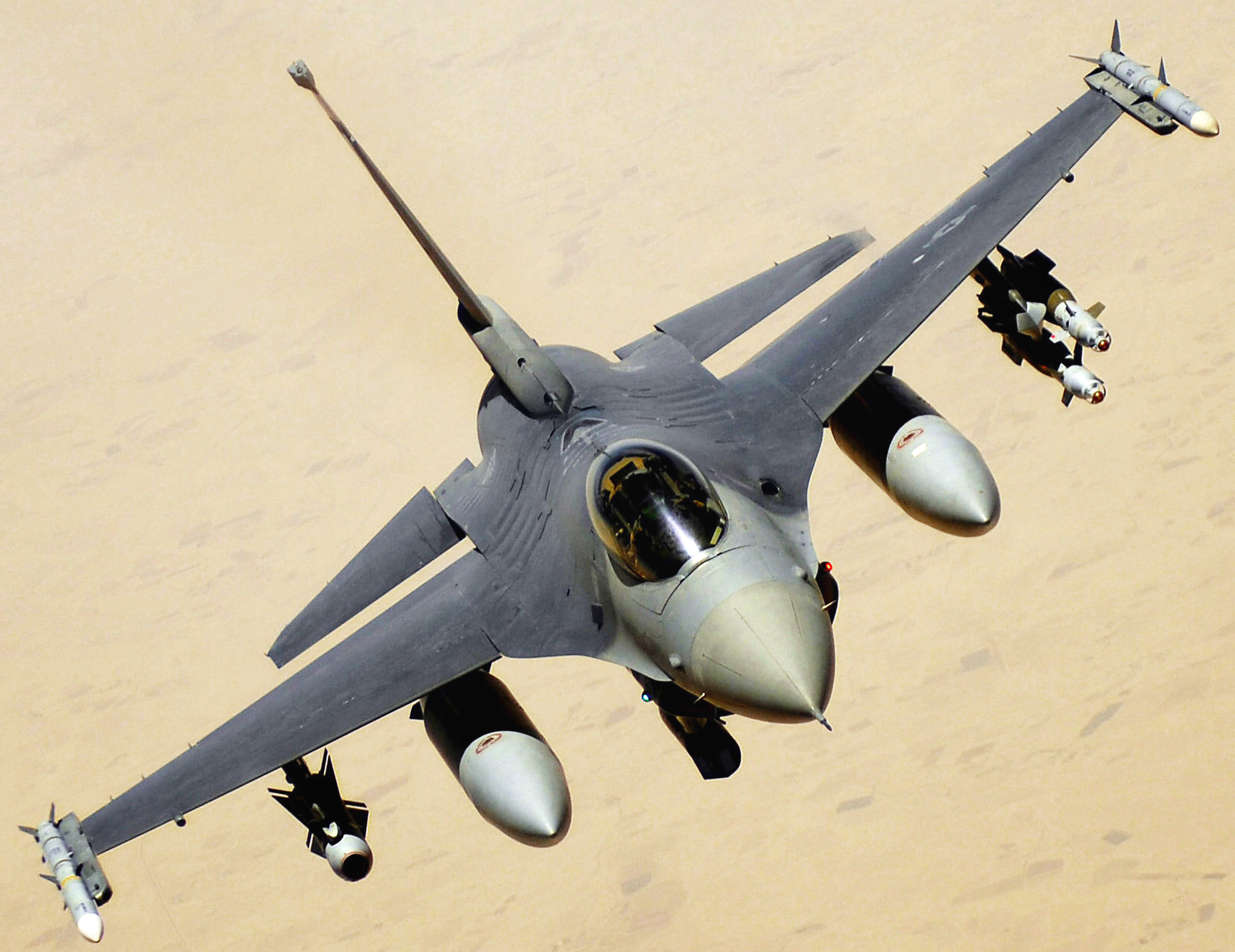 سقوط طائرة F16 أردنية في #نجران ونجاة قائدها