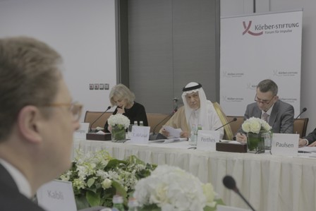 تركي الفيصل يفتتح حلقة نقاش مؤسسة برجدورف في الرياض