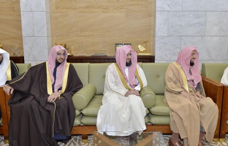 الأمير فيصل بن بندر يستقبل مدير جامعة الأمام المكلف وعميد المعهد العالي للقضاء2