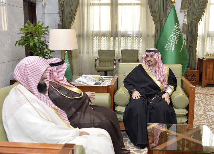 الأمير فيصل بن بندر يستقبل مدير جامعة الأمام المكلف وعميد المعهد العالي للقضاء5
