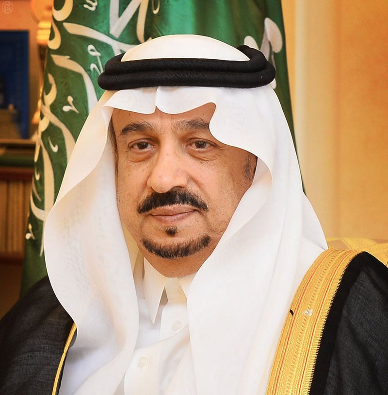 أمير الرياض يزور مقر عزاء الأمير محمد بن عبدالعزيز بن عياف آل مقرن