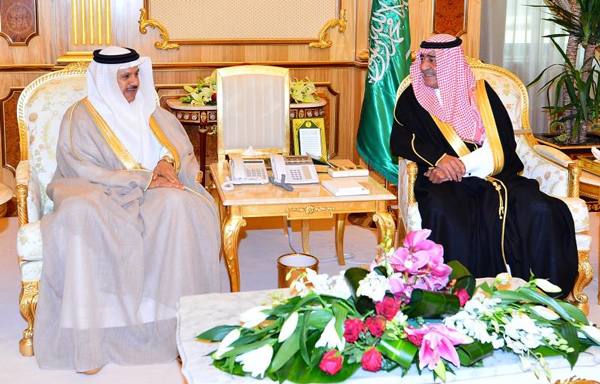 الأمير مقرن يستقبل الزياني ويبحثان التعاون بين دول الخليج