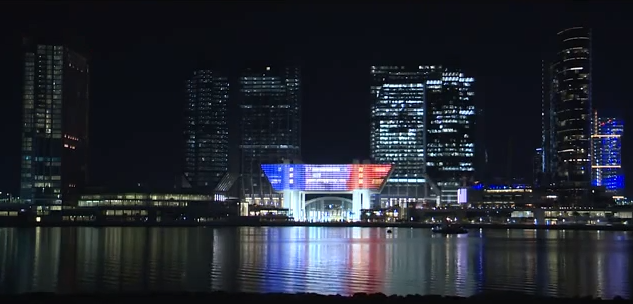 العلم الفرنسي على معالم إماراتية تضامنا مع ضحايا باريس