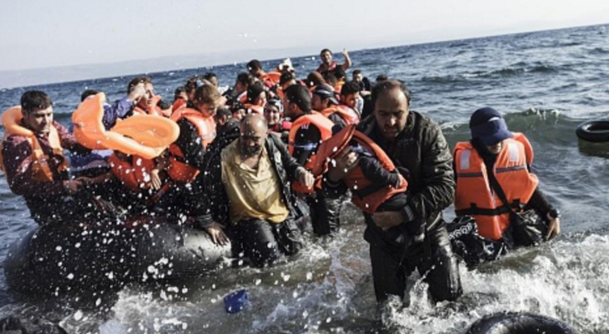 الاتحاد الأوروبي ينذر اليونان من تدفق المهاجرين