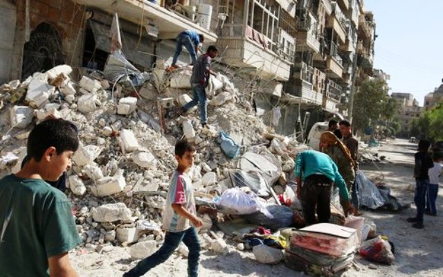 الاتحاد الأوروبي يطالب بتمديد وقف إطلاق النار في حلب