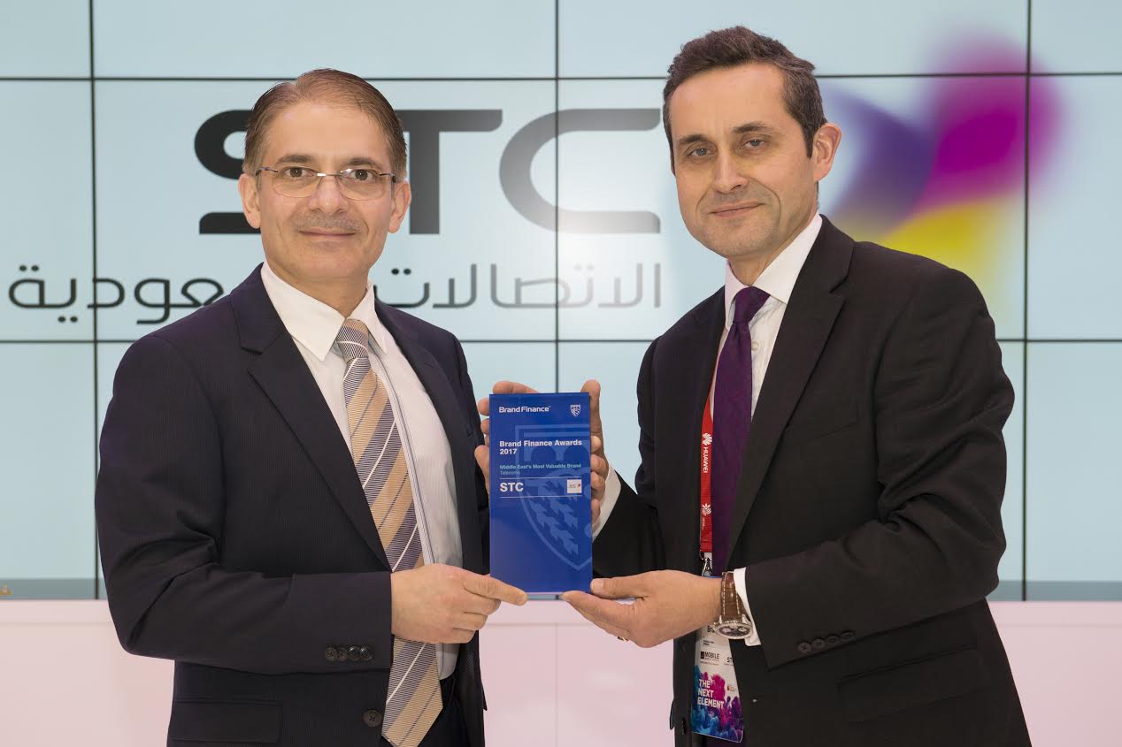 STC تتسلم شهادة أعلى علامة تجارية قيمةً بالمنطقة في مؤتمر برشلونة