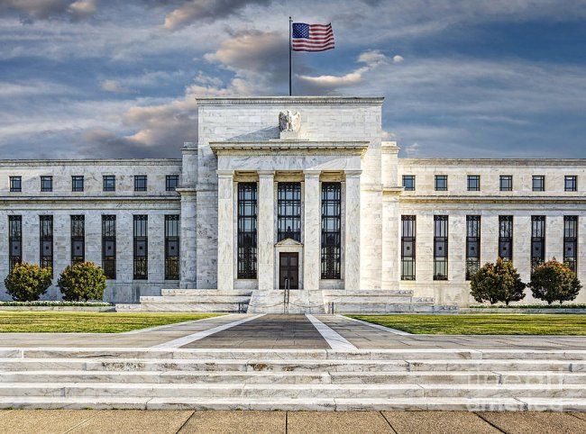 الاحتياطي الفيدرالي يرفع الفائدة للمرة الرابعة هذا العام إلى 2.5%