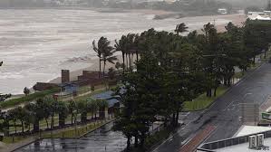 الإعصار دامري يجتاح فيتنام ويقتل قرابة 19 شخصًا