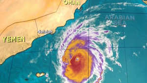الإعصار “تشابالا” يهدد اليمن وسلطنة عُمان